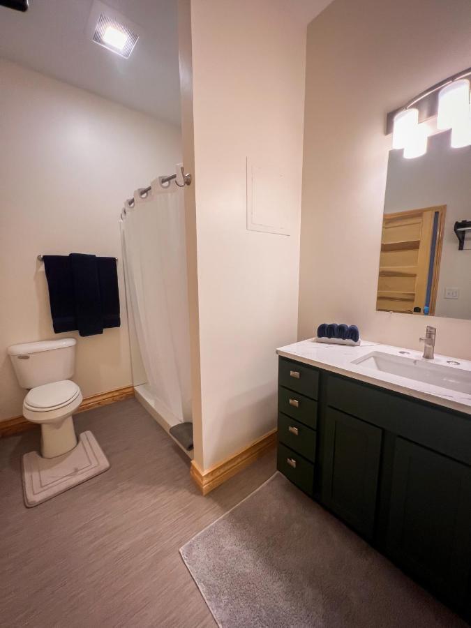 Goldfinch Suites Elkader Екстер'єр фото