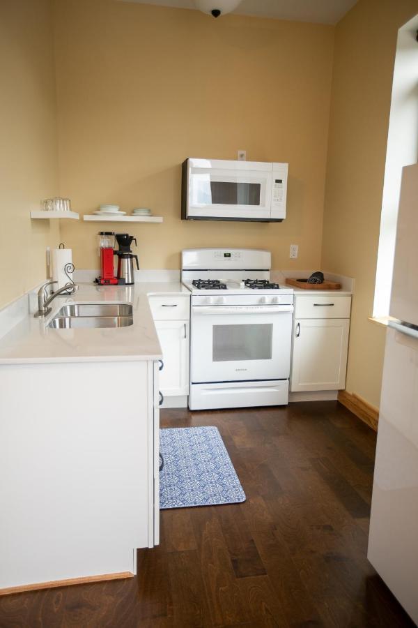 Goldfinch Suites Elkader Екстер'єр фото